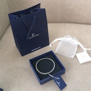Swarovski Crystal Stretch Bracelet NWT